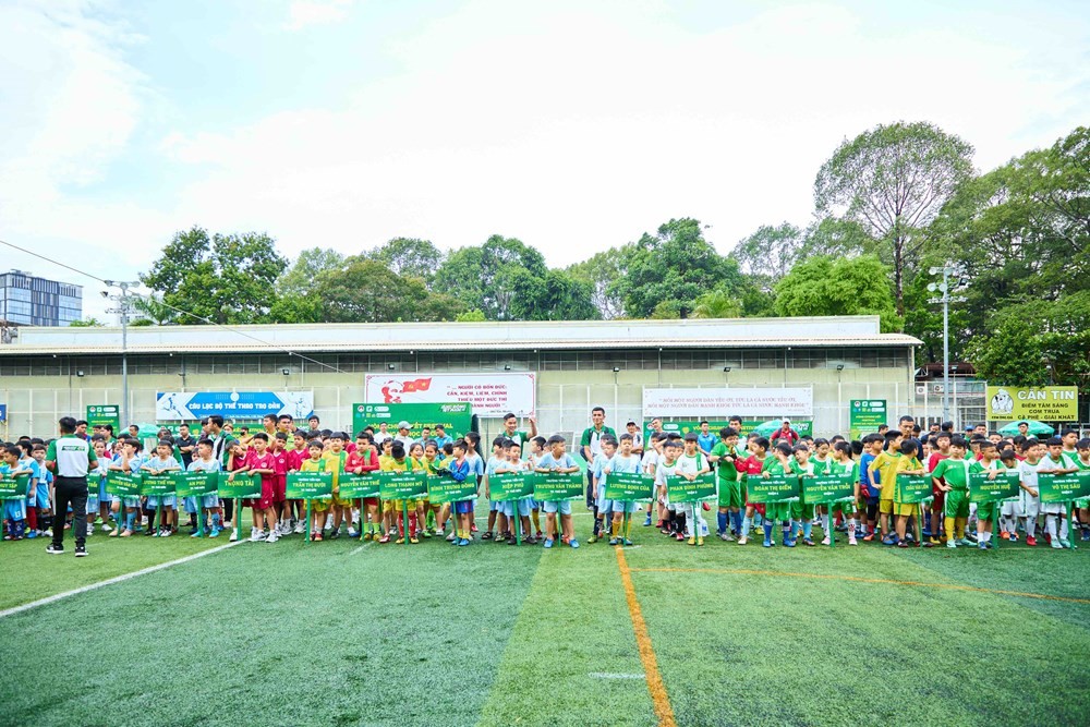 16.750 học sinh tham gia Festival Bóng đá học đường TP.HCM năm học 2023 - 2024