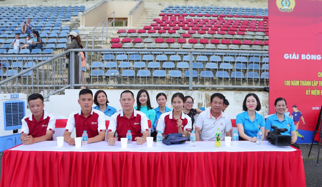 Bế mạc Giải bóng đá CNVCLĐ thị xã Sơn Tây lần thứ II năm 2024
