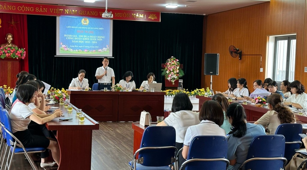 LĐLĐ quận Long Biên tổ chức đánh giá thi đua hoạt động công đoàn khối trường học