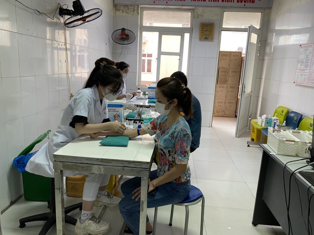 Khám sức khỏe sinh sản miễn phí cho 80 công nhân lao động huyện Phú Xuyên