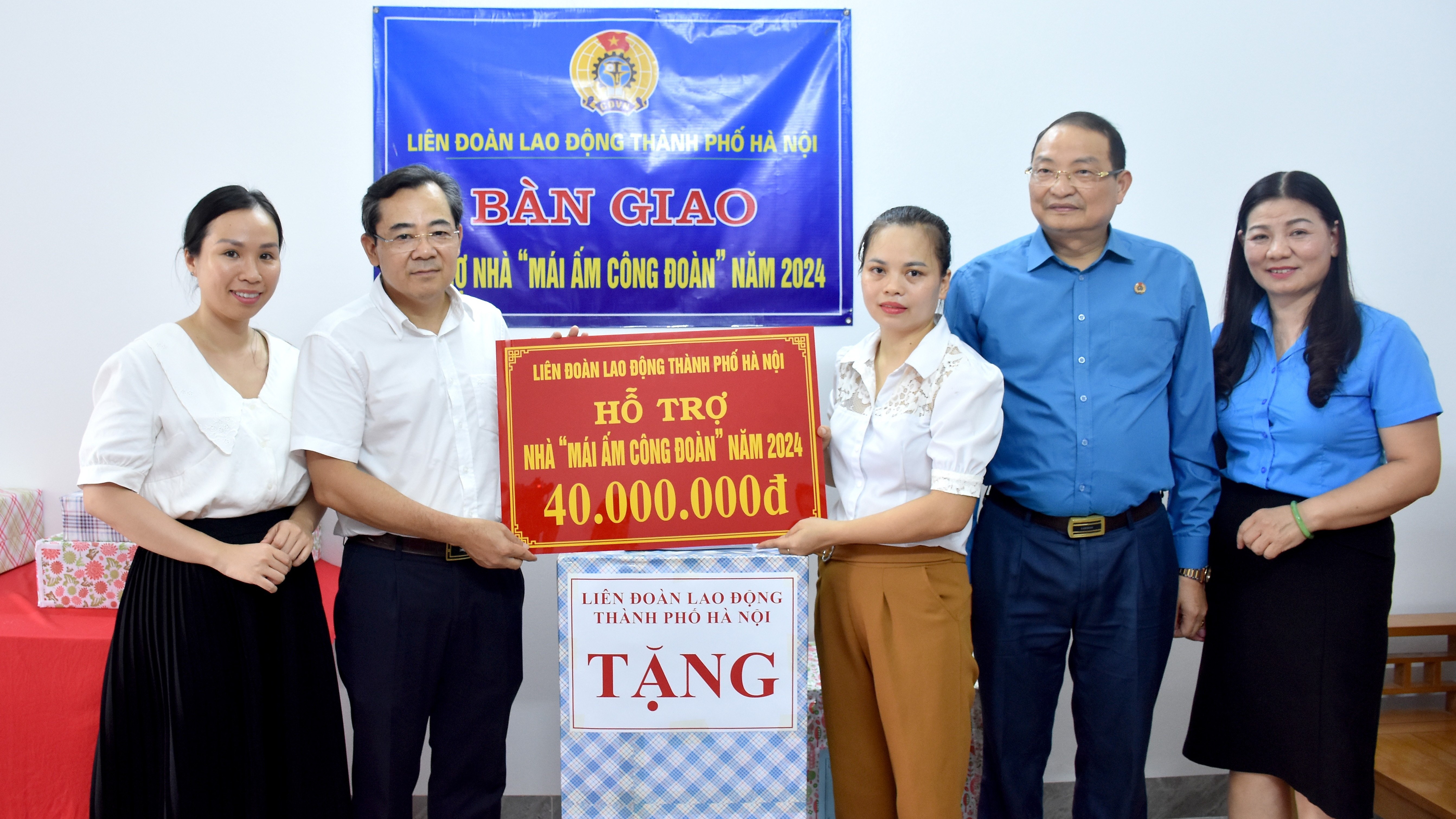 Đoàn viên huyện Thanh Trì đón nhận hỗ trợ kinh phí xây dựng Mái ấm Công đoàn