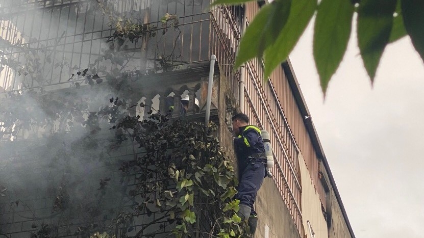 Cứu 9 người trong vụ cháy nhà dân ở Phú Lương, Hà Nội