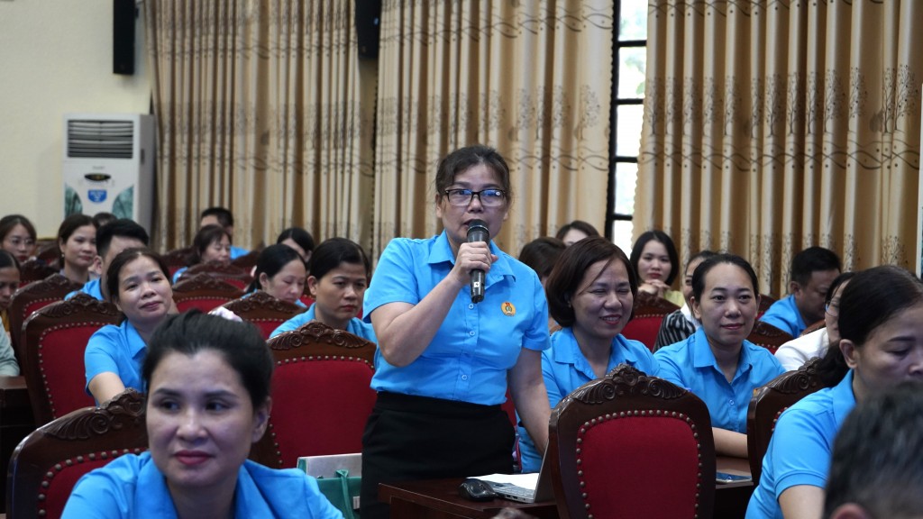 Chủ tịch UBND huyện Ứng Hòa gặp gỡ, đối thoại với đoàn viên, người lao động