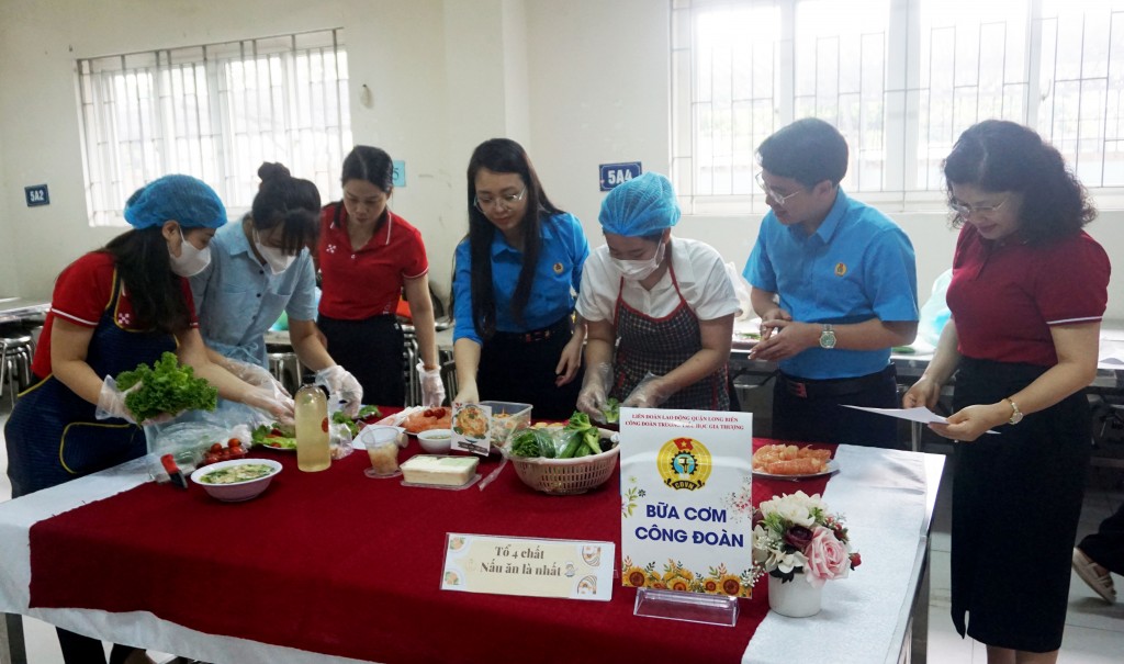 Sôi nổi Hội thi nấu ăn “Bữa cơm Công đoàn” trong đoàn viên Trường Tiểu học Gia Thượng