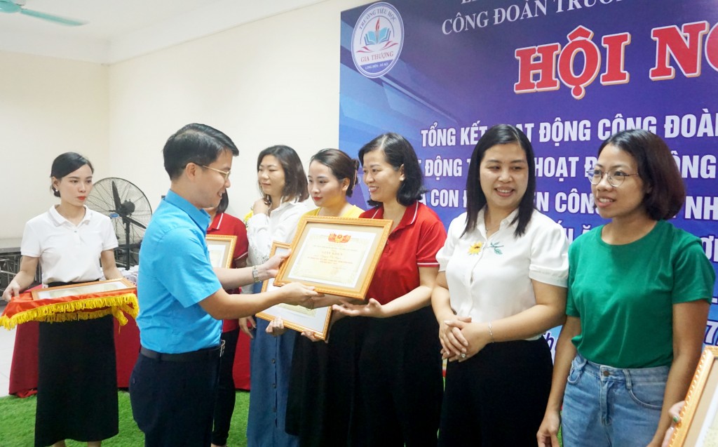 Sôi nổi Hội thi nấu ăn “Bữa cơm Công đoàn” trong đoàn viên Trường Tiểu học Gia Thượng