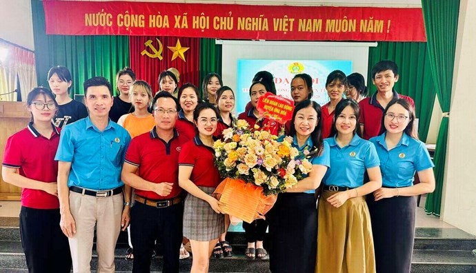 Thành lập mới nhiều Công đoàn cơ sở trong Tháng Công nhân