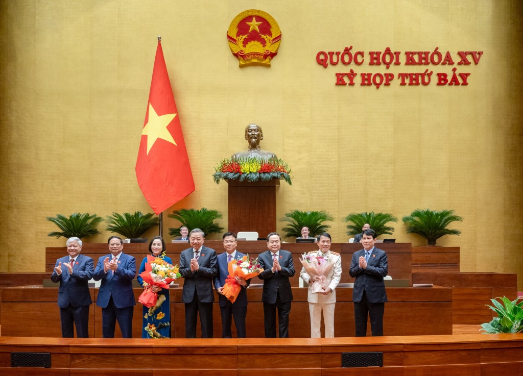 Bộ trưởng Bộ Tư pháp Lê Thành Long giữ chức Phó Thủ tướng Chính phủ