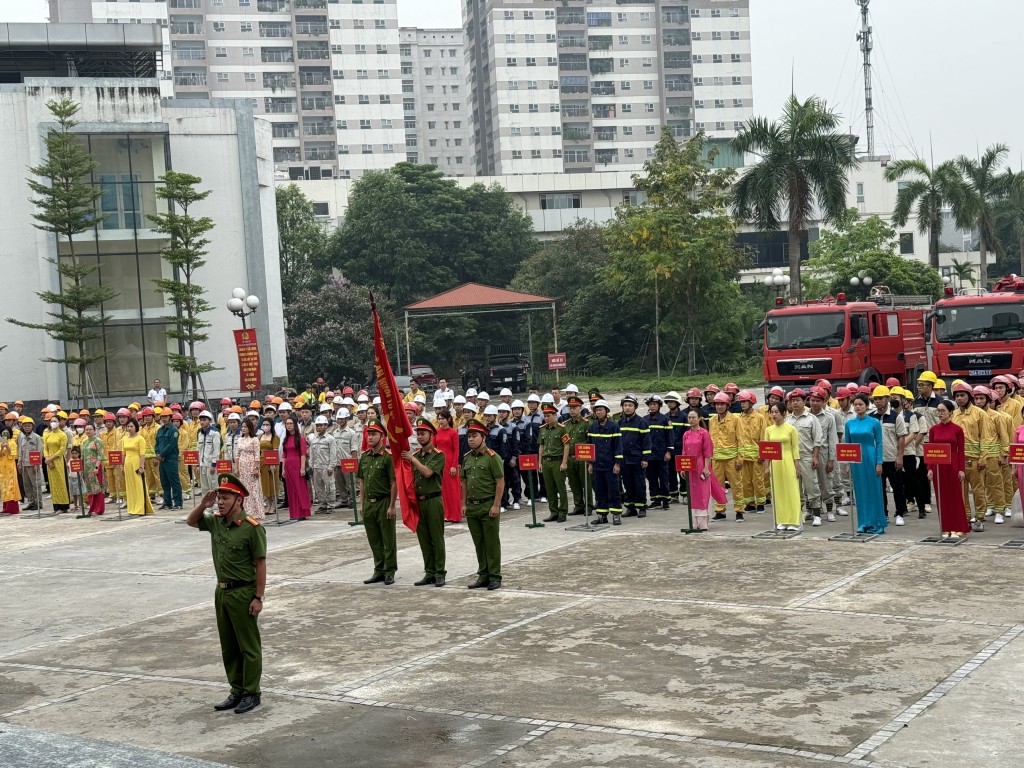 Quận Thanh Xuân tổ chức Hội thi nghiệp vụ phòng cháy, chữa cháy và cứu nạn, cứu hộ