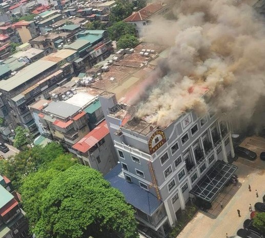 Cháy lớn tại Khách sạn Capital Garden