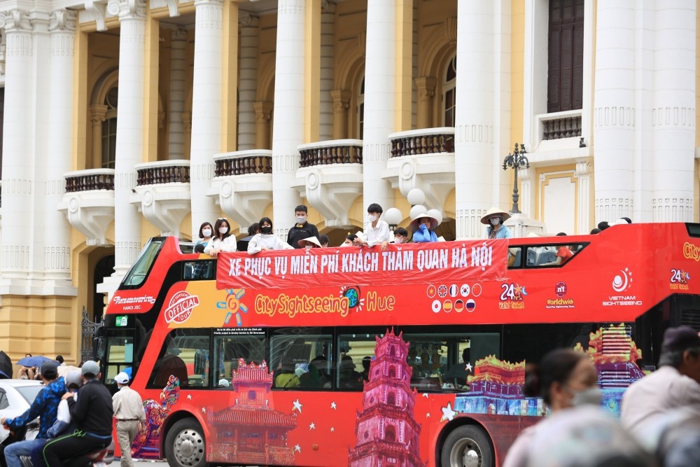 Hà Nội phấn đấu thu hút khách du lịch 27 triệu lượt trong năm 2024