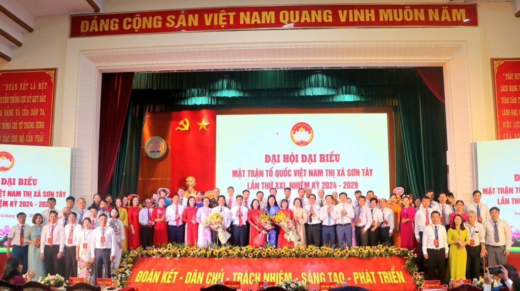 Tổ chức thành công Đại hội đại biểu MTTQ Việt Nam thị xã Sơn Tây lần thứ XXI