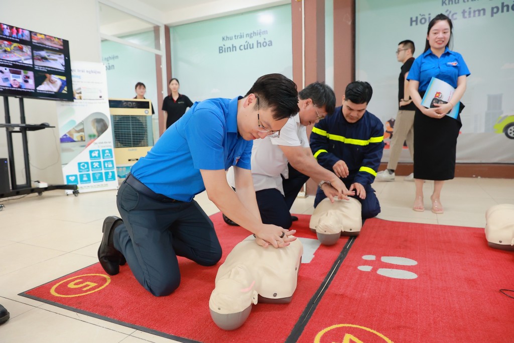 Quận Thanh Xuân: Nâng cao kỹ năng phòng cháy, chữa cháy cho đoàn viên thanh niên