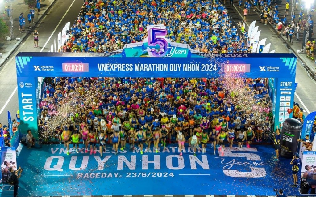 Giải chạy VnExpress Marathon Quy Nhơn 2024 thu hút hơn 8.000 vận động viên tham gia