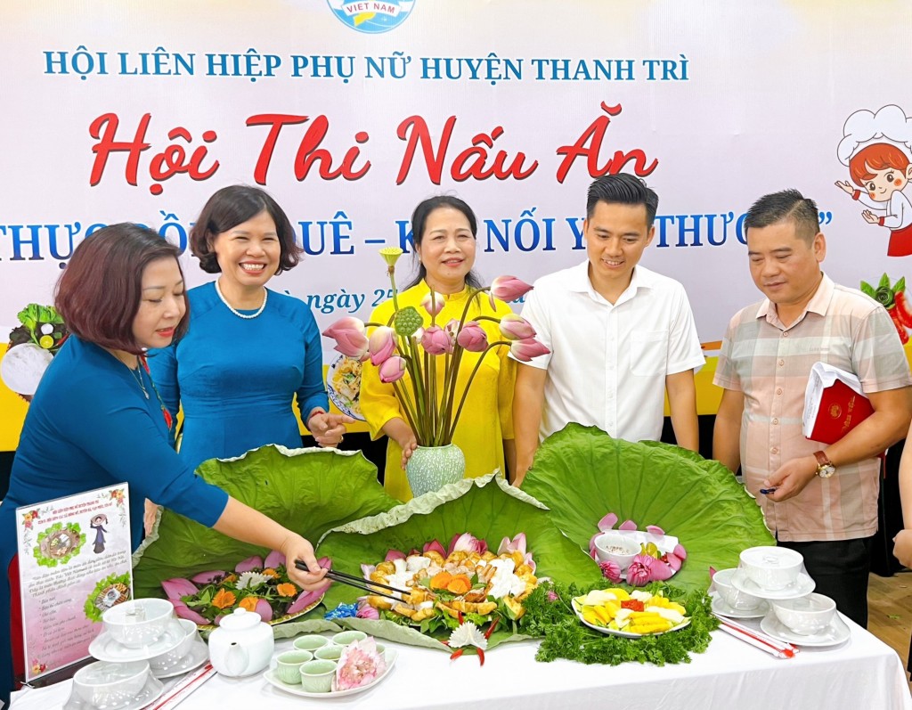 Thanh Trì: Biểu dương gia đình “Văn minh, hạnh phúc, phát triển bền vững”