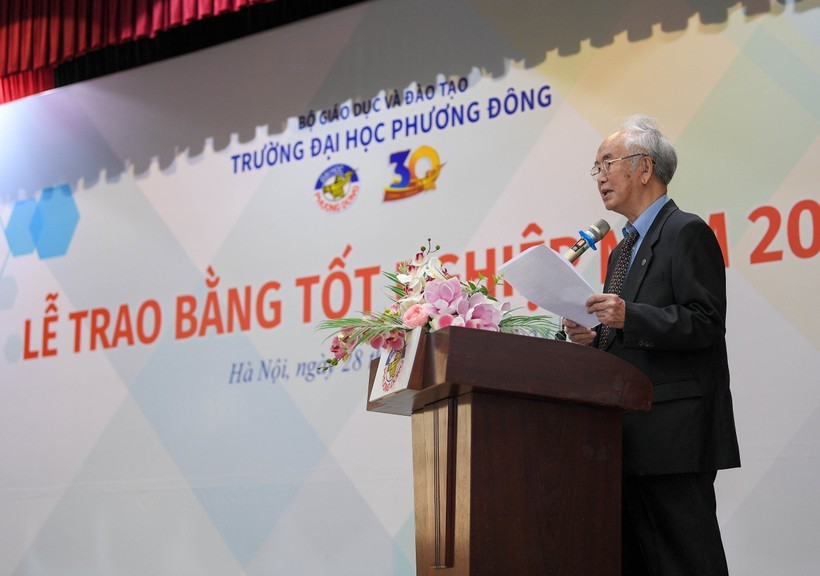 PGS.TS Bùi Thiện Dụ- Hiệu trưởng Trường Đại học Phương Đông phát biểu tại buổi lễ.