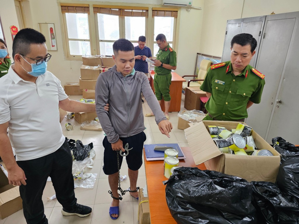 Triệt phá đường dây vận chuyển gần 180kg thuốc lắc từ Châu Âu về Việt Nam