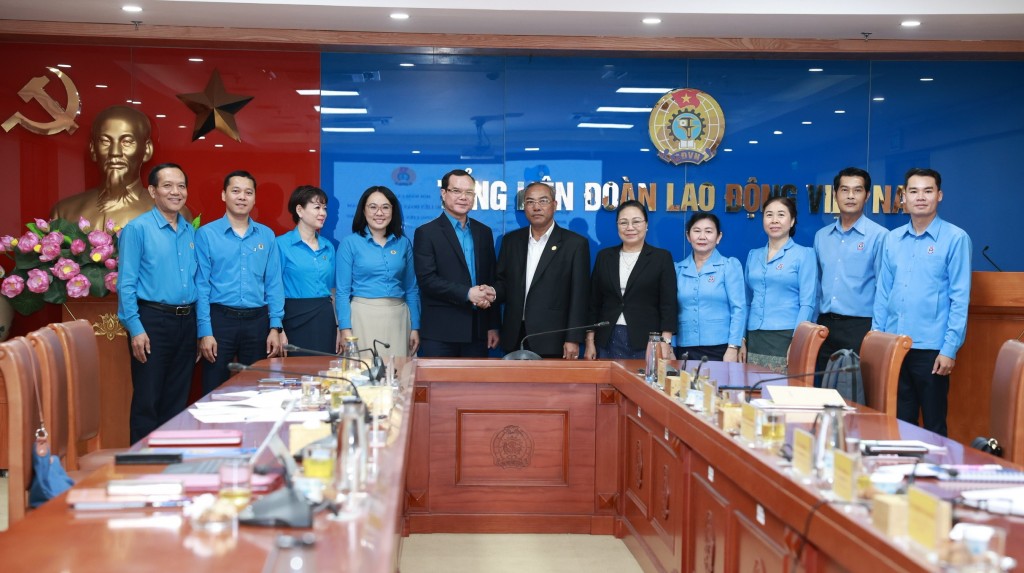 Công đoàn Việt Nam - Công đoàn Lào: Phát huy truyền thống, tăng cường hợp tác toàn diện