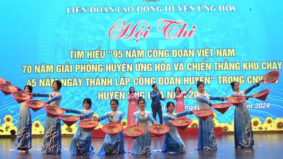 Huyện Ứng Hòa: Sôi nổi Hội thi tìm hiểu "95 năm Công đoàn Việt Nam" và nhiều hoạt động ý nghĩa