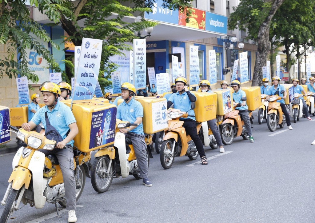 Hà Nội: Ra quân tuyên truyền, phát triển người tham gia BHXH tự nguyện, BHYT hộ gia đình