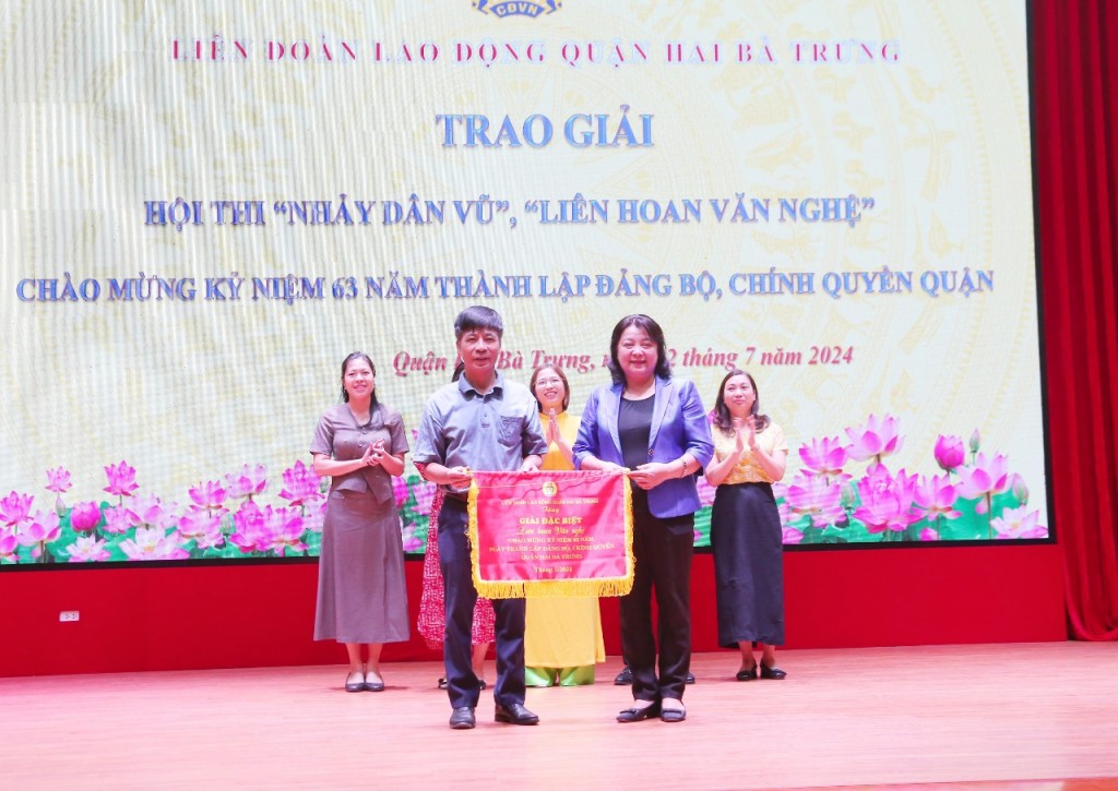 LĐLĐ quận Hai Bà Trưng: Trao giải Liên hoan nghệ thuật và Hội thi Nhảy Dân vũ