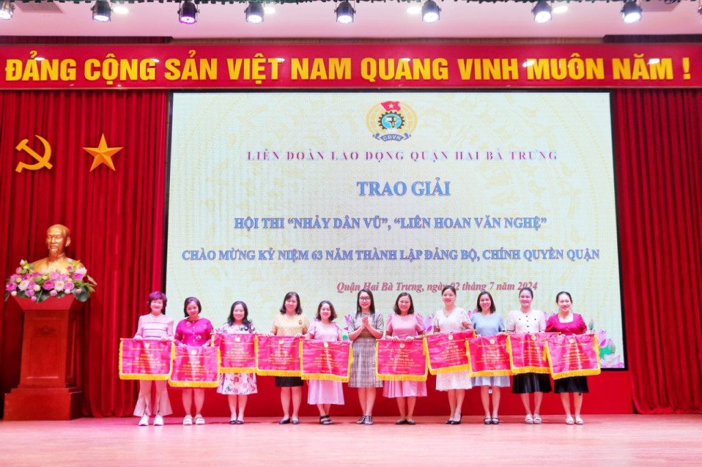 LĐLĐ quận Hai Bà Trưng: Trao giải Liên hoan nghệ thuật và Hội thi Nhảy Dân vũ