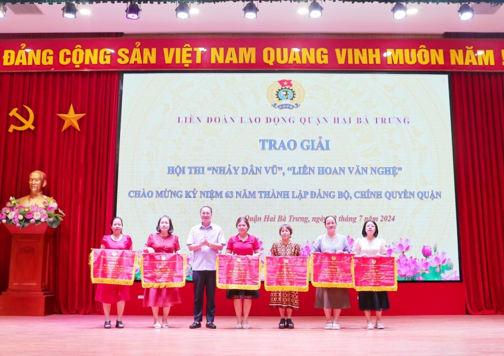 LĐLĐ quận Hai Bà Trưng: Trao giải Liên hoan nghệ thuật và Hội thi Nhảy Dân vũ