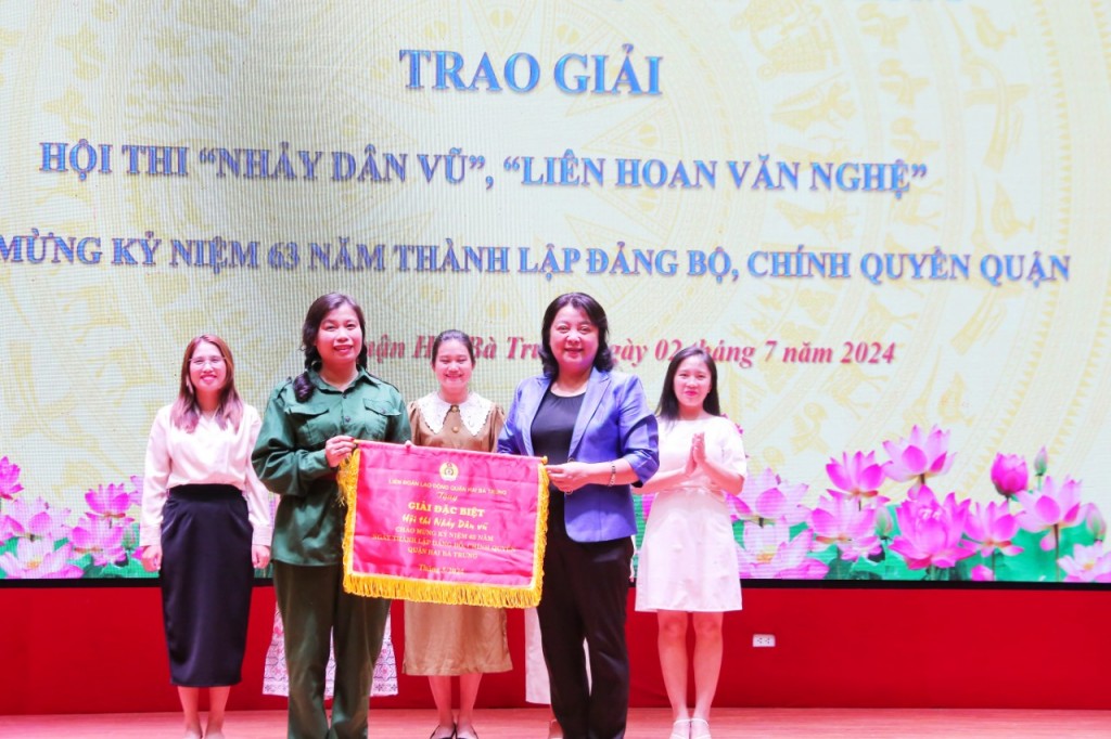 LĐLĐ quận Hai Bà Trưng: Trao giải Liên hoan nghệ thuật và Hội thi Nhảy Dân vũ