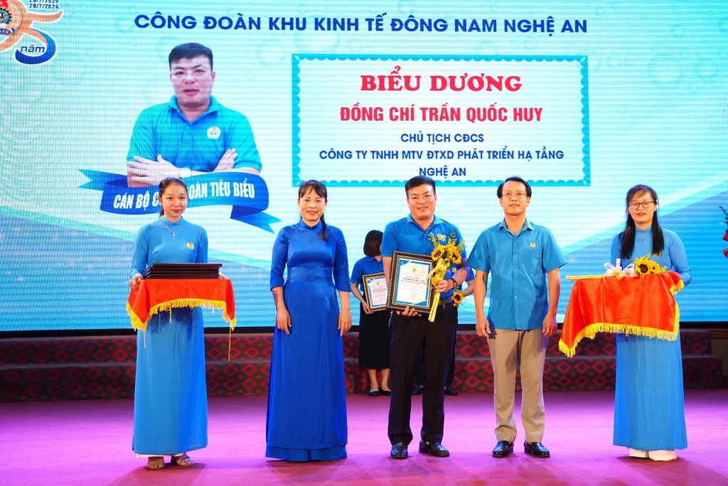 Công đoàn KKT Đông Nam Nghệ An biểu dương 37 cán bộ công đoàn cơ sở tiêu biểu