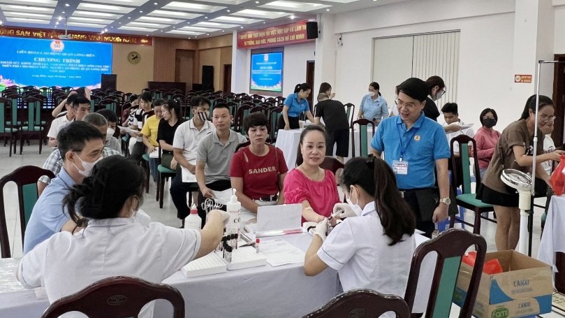 LĐLĐ quận Long Biên: Tổ chức khám sức khỏe miễn phí cho đoàn viên, người lao động