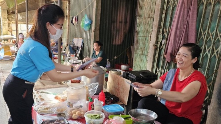 Hà Nội phát triển thêm gần 900 người tham gia BHXH tự nguyện, BHYT hộ gia đình