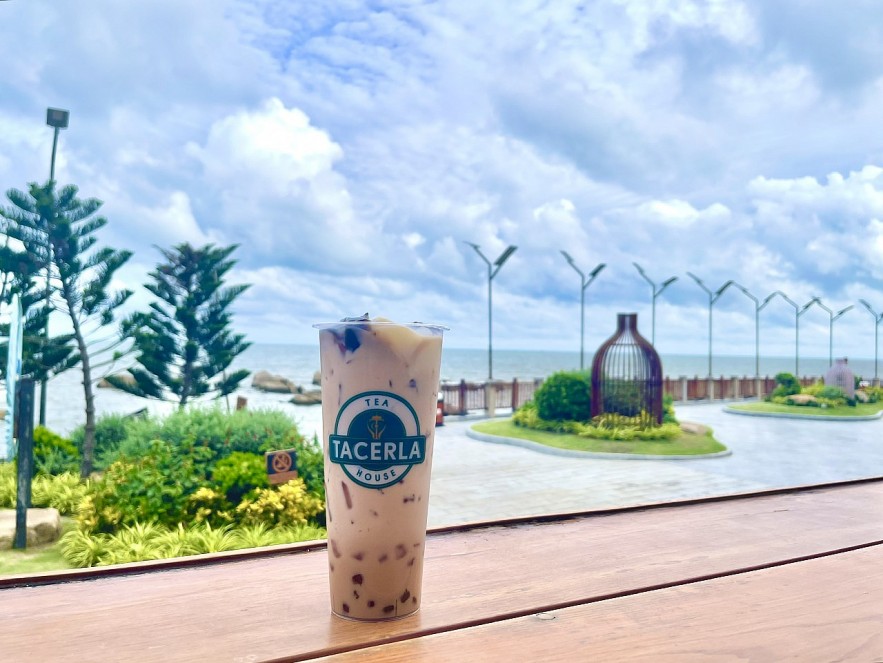 Trân Châu Beach &amp; Resort ra mắt thương hiệu và cửa hàng trà sữa Tacerla Tea House