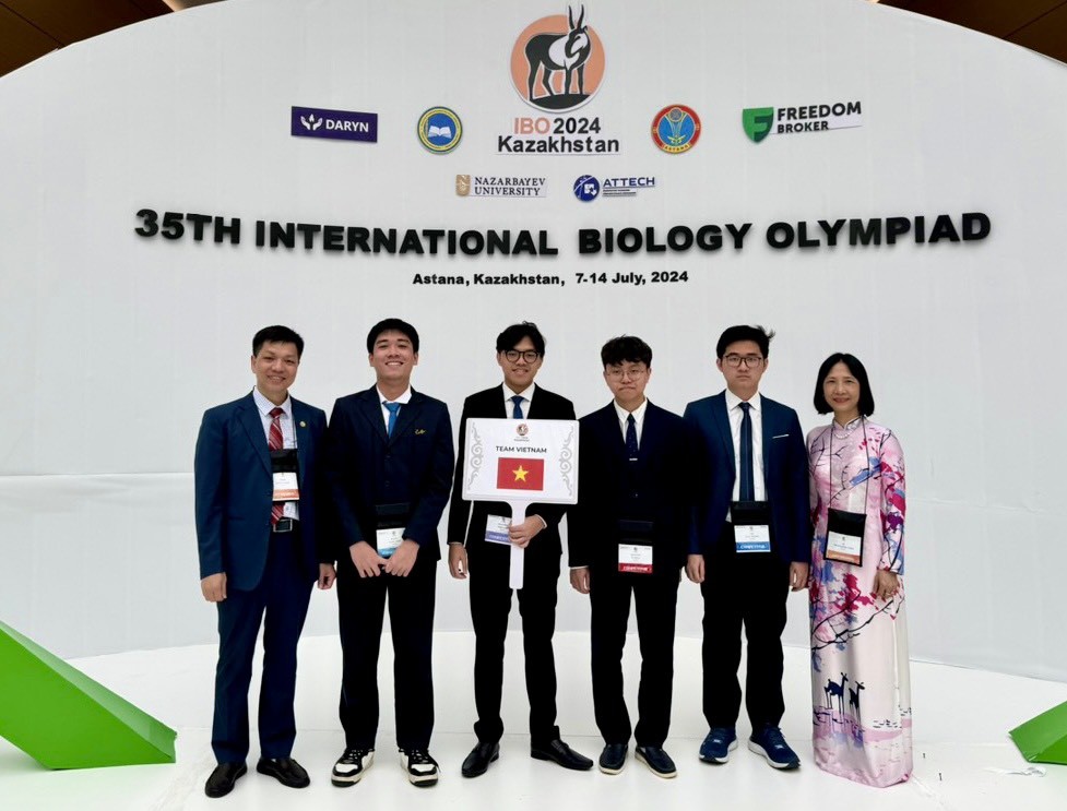 4/4 học sinh Việt Nam giành Huy chương tại Olympic Sinh học quốc tế