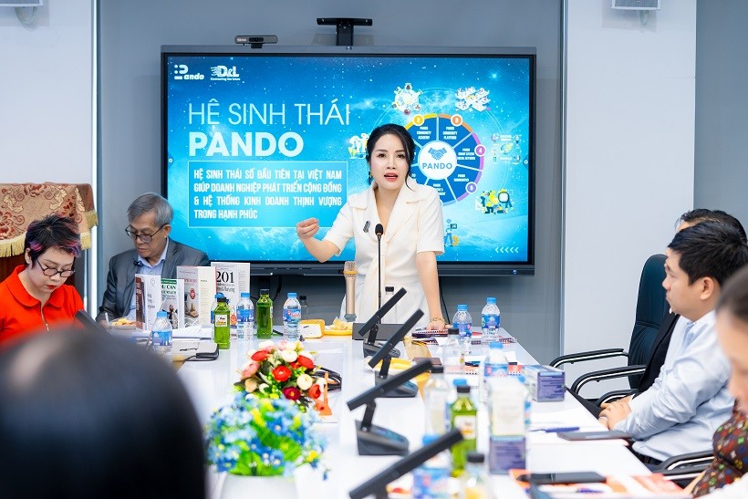 Bà Đỗ Hương Ly - Chủ tịch Pando Group chia sẻ tại tọa đàm “Sức ảnh hưởng của cộng đồng đến tác động xã hội”