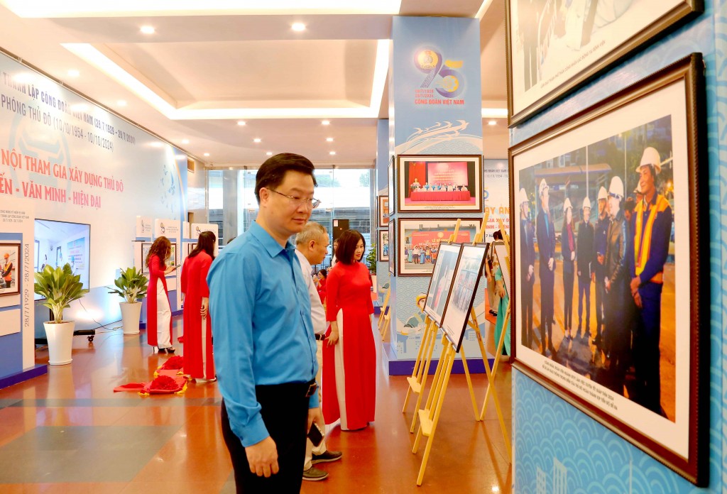 TRỰC TUYẾN: Trang trọng chương trình kỷ niệm 95 năm Ngày thành lập Công đoàn Việt Nam