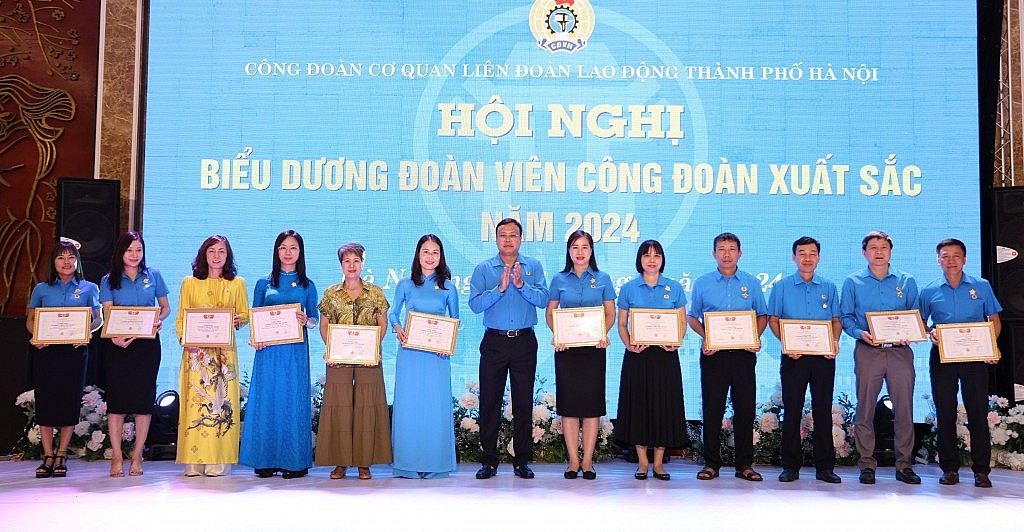 Công đoàn Cơ quan LĐLĐ Thành phố kỷ niệm 95 năm Ngày thành lập Công đoàn Việt Nam