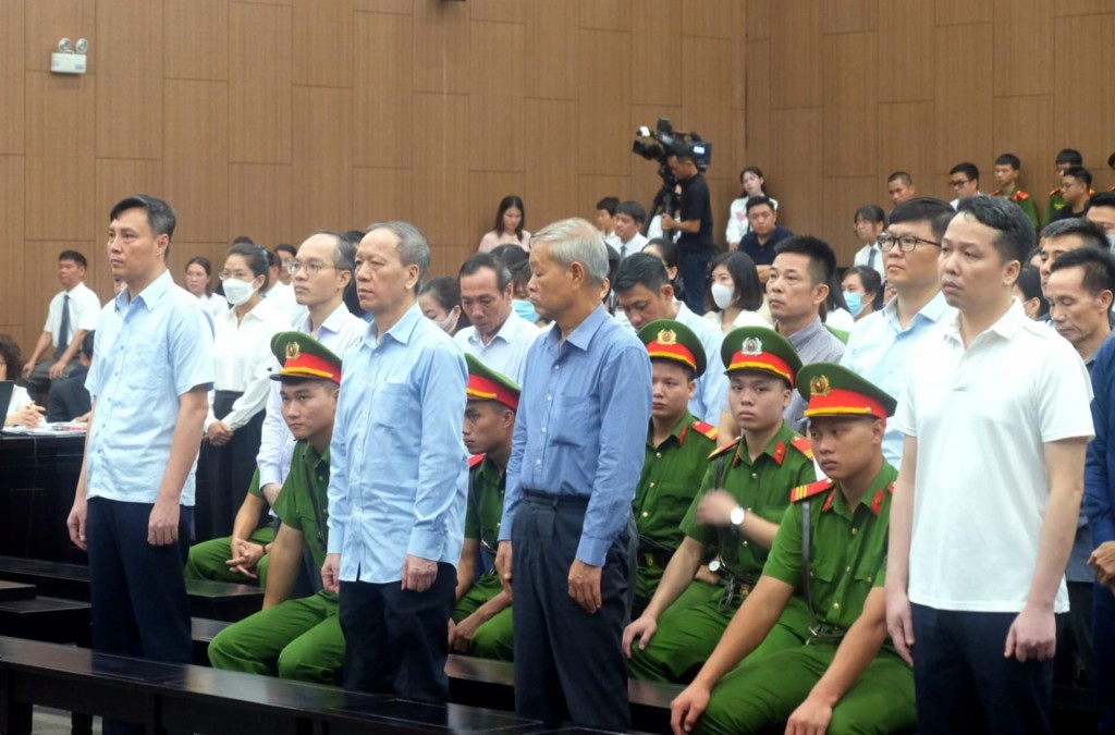 Cựu lãnh đạo Sở Giao dịch chứng khoán Thành phố Hồ Chí Minh thừa nhận sai phạm