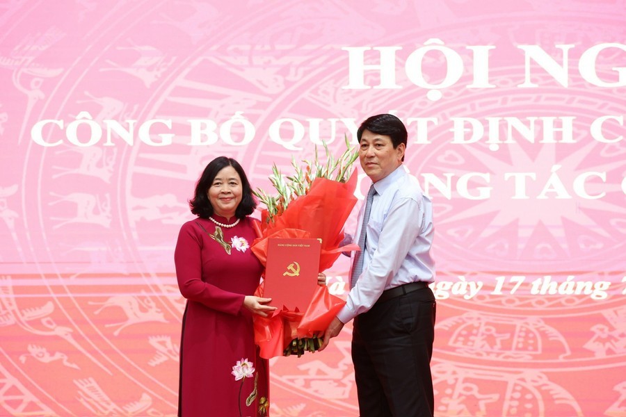 Bí thư Thành ủy Hà Nội Bùi Thị Minh Hoài chuyển sinh hoạt về Đoàn đại biểu Quốc hội thành phố Hà Nội