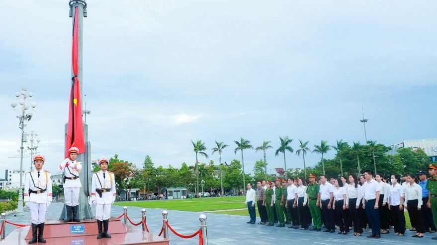Nghệ An: Trang nghiêm Lễ treo cờ rủ Quốc tang Tổng Bí thư Nguyễn Phú Trọng