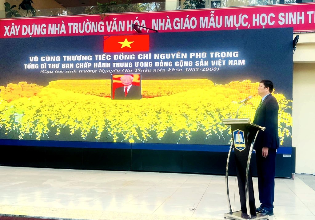 Trường THPT Nguyễn Gia Thiều trang trọng tổ chức Lễ tưởng niệm Tổng Bí thư Nguyễn Phú Trọng