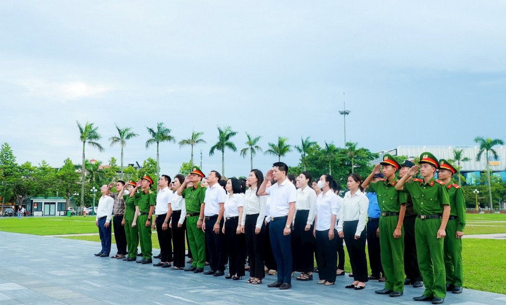 Nghệ An: Trang nghiêm Lễ treo cờ rủ Quốc tang Tổng Bí thư Nguyễn Phú Trọng