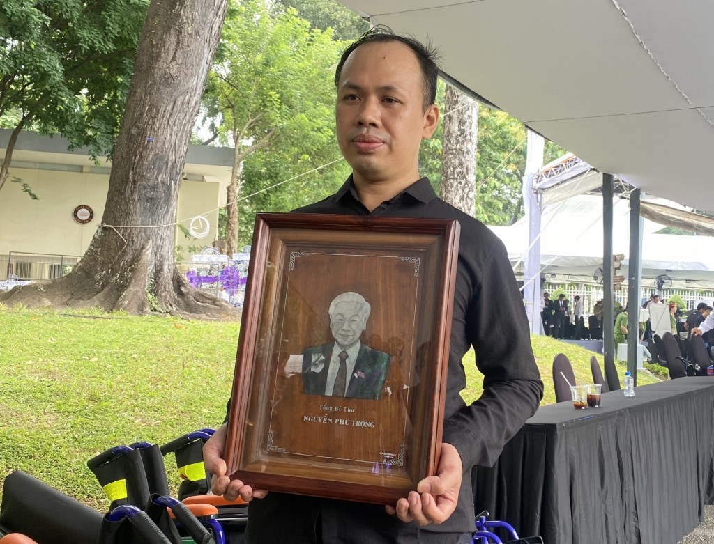 Đồng bào miền Nam và đại diện cơ quan ngoại giao tiếc nhớ Tổng Bí thư Nguyễn Phú Trọng