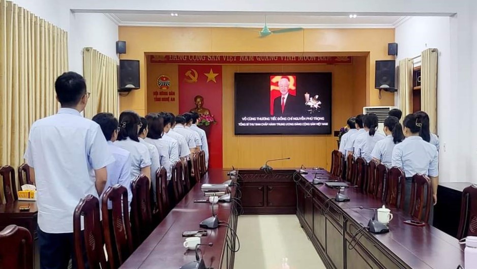 Nghệ An: công nhân, viên chức, lao động xúc động xem Lễ viếng Tổng Bí thư Nguyễn Phú Trọng