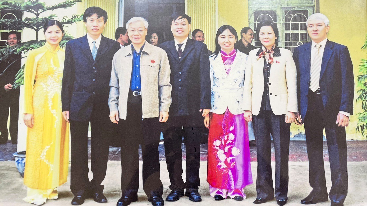 Tổng Bí thư Nguyễn Phú Trọng trong ký ức của thầy trò Trường THCS Ba Đình