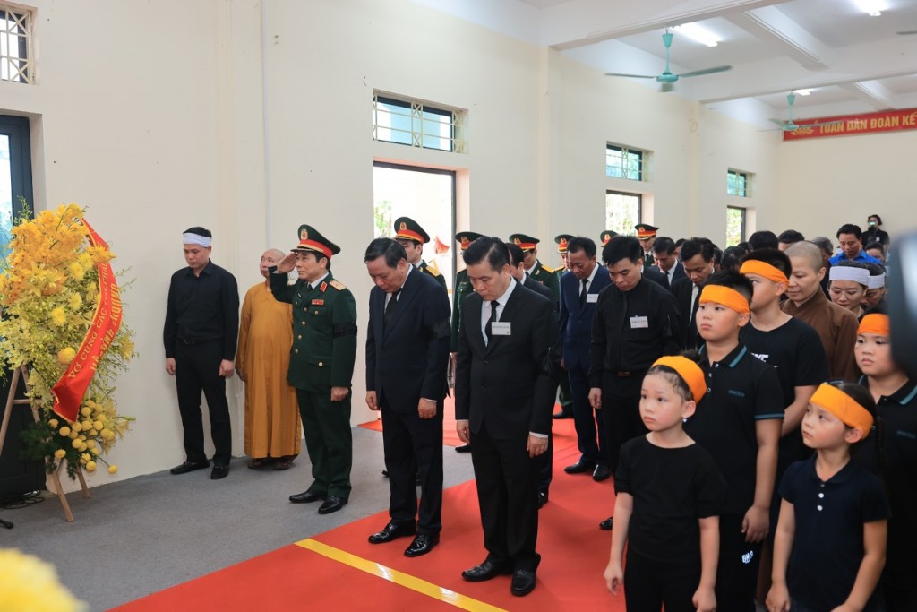 Xúc động Lễ truy điệu Tổng Bí thư Nguyễn Phú Trọng tại quê hương Lại Đà