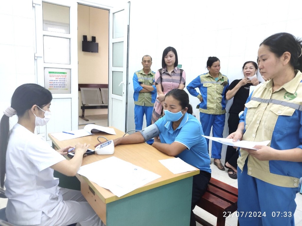Liên đoàn Lao động huyện Gia Lâm tổ chức khám sức khỏe cho đoàn viên, người lao động