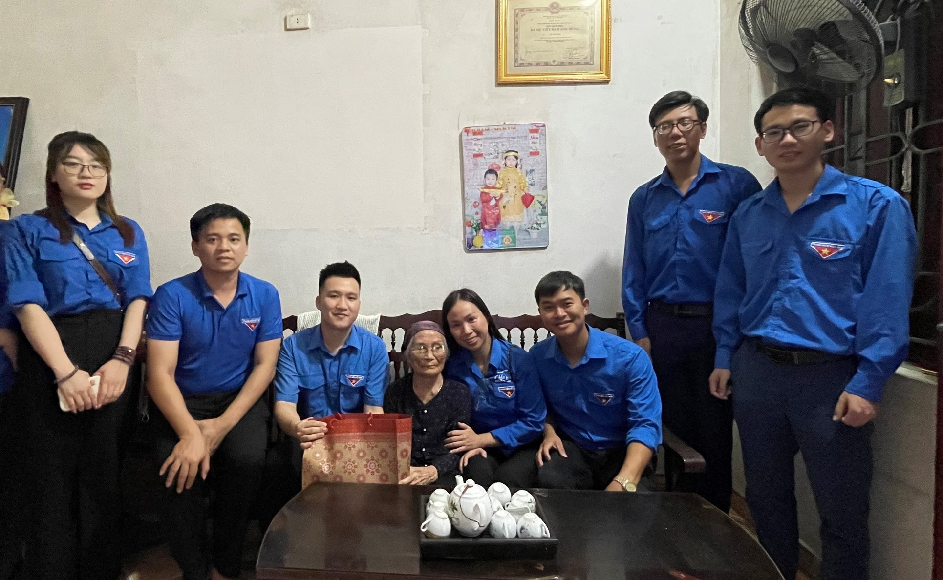 Đoàn Khối các cơ quan thành phố Hà Nội tổ chức “Thắp nến tri ân” các Anh hùng, liệt sĩ