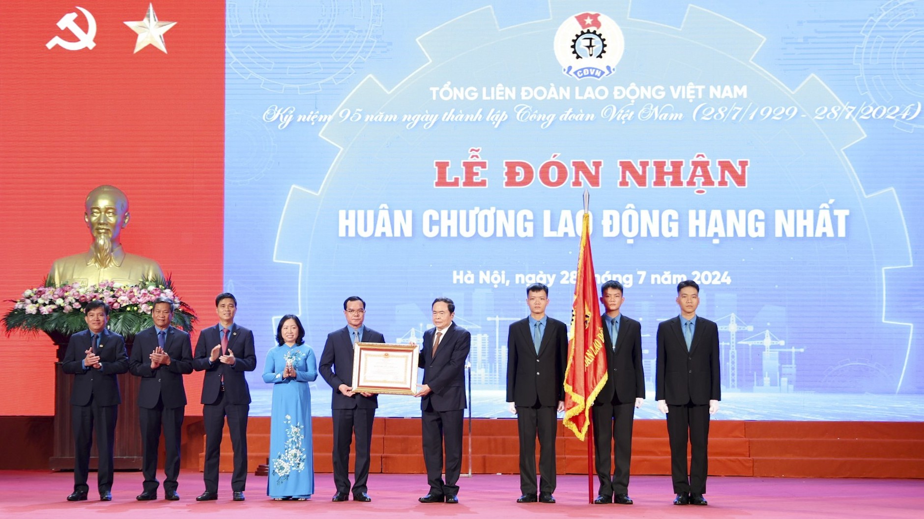TRỰC TUYẾN: Trang trọng Lễ kỷ niệm 95 năm Ngày thành lập Công đoàn Việt Nam