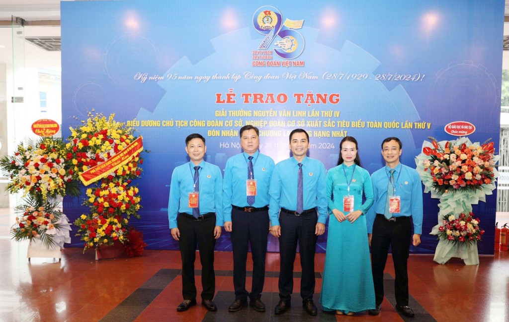 TRỰC TUYẾN: Trang trọng Lễ kỷ niệm 95 năm Ngày thành lập Công đoàn Việt Nam và tôn vinh cán bộ Công đoàn tiêu biểu