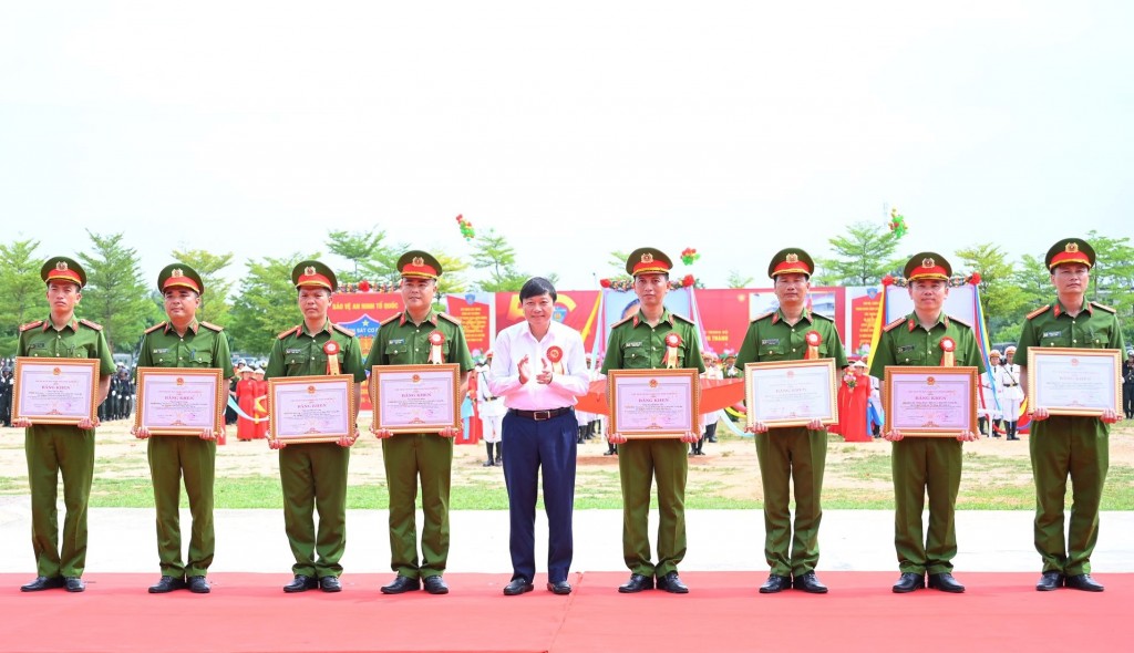 Trung đoàn cảnh sát cơ động Bắc Trung Bộ kỷ niệm 10 năm thành lập