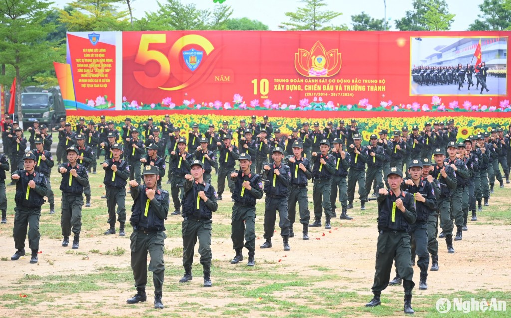 Trung đoàn cảnh sát cơ động Bắc Trung Bộ kỷ niệm 10 năm thành lập